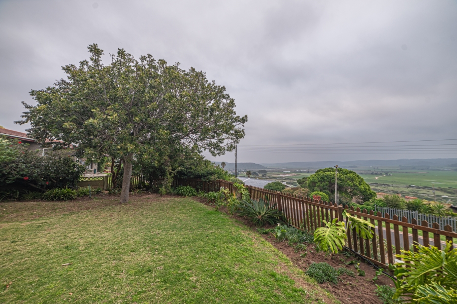 5 Bedroom Property for Sale in Fraaiuitsig Western Cape